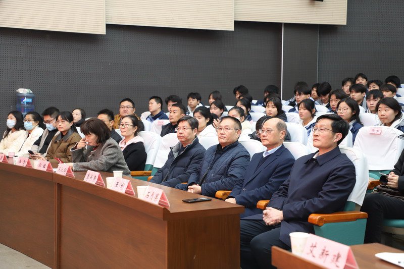 日出水了啊快点使劲动态图