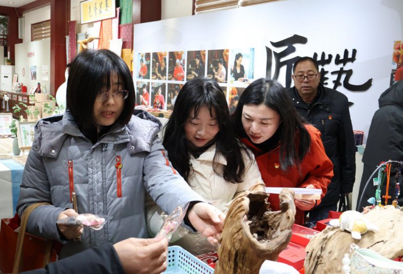 日出水了啊快点使劲动态图