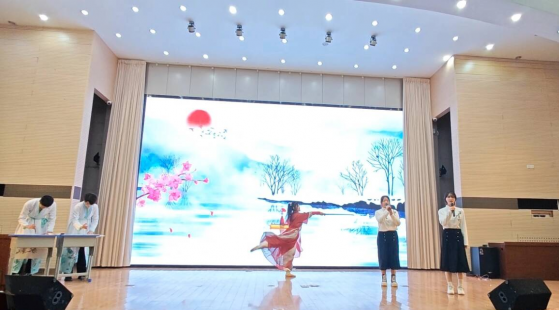 日出水了啊快点使劲动态图