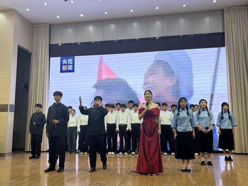 日出水了啊快点使劲动态图