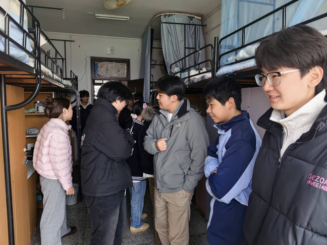 日出水了啊快点使劲动态图