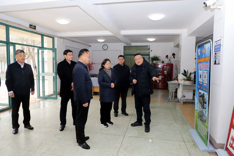 日出水了啊快点使劲动态图