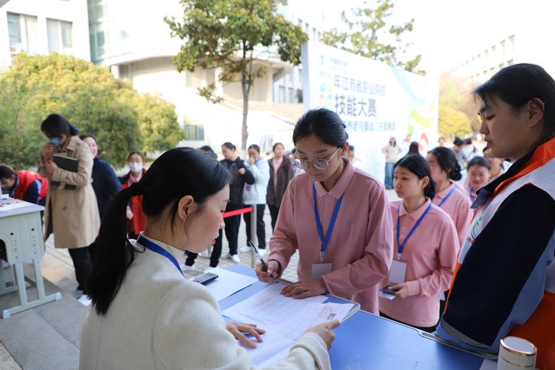 日出水了啊快点使劲动态图