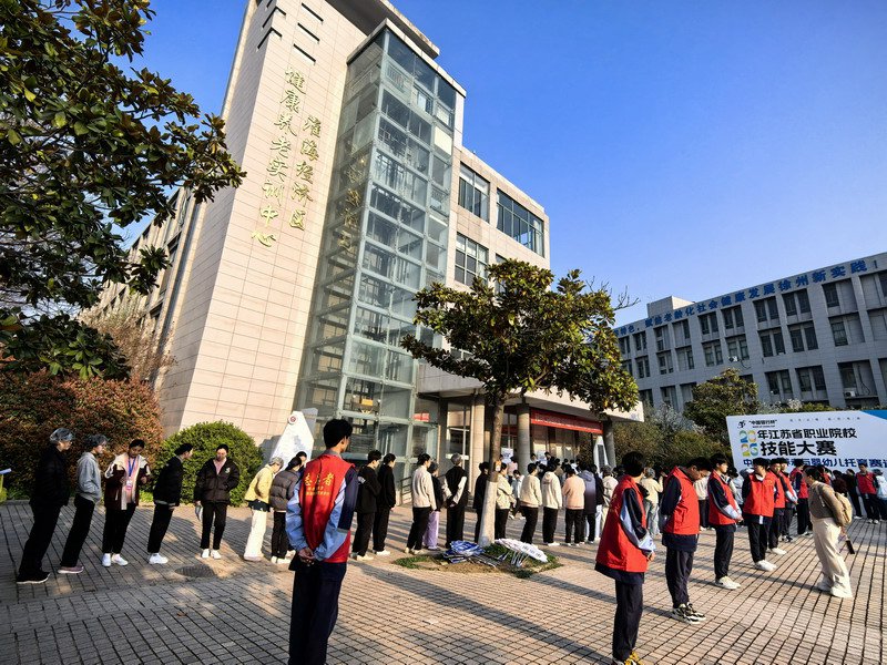 日出水了啊快点使劲动态图