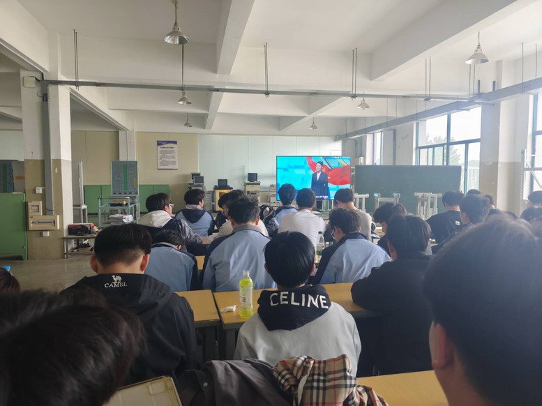 日出水了啊快点使劲动态图
