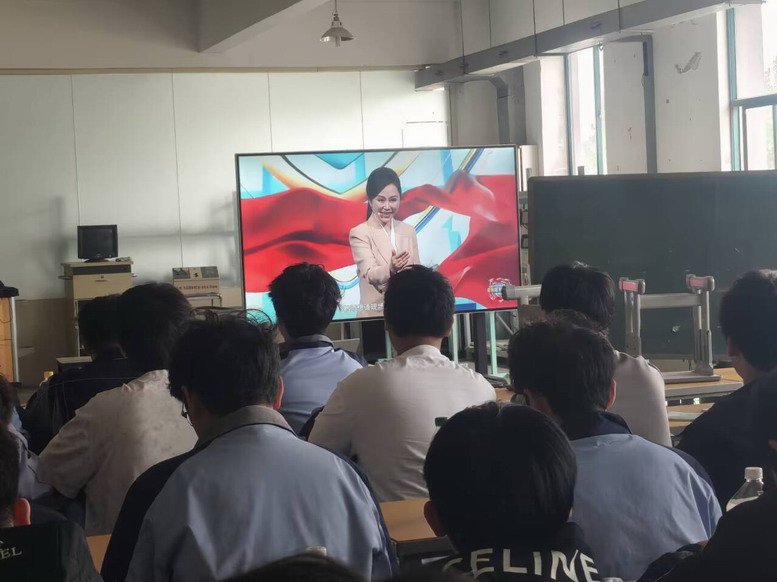 日出水了啊快点使劲动态图