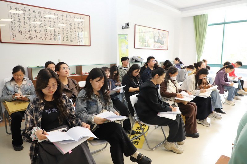 日出水了啊快点使劲动态图