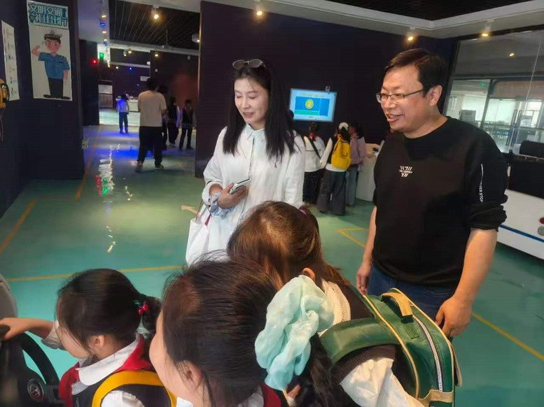 日出水了啊快点使劲动态图