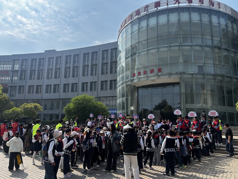 日出水了啊快点使劲动态图