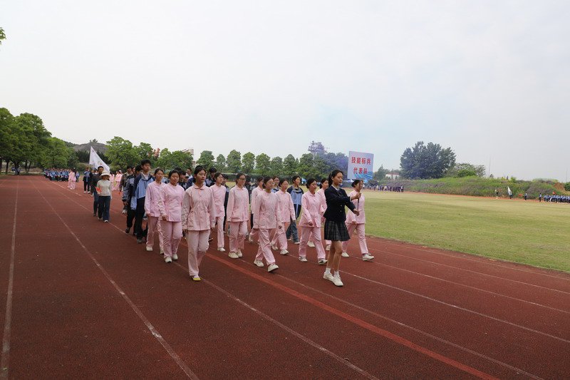 日出水了啊快点使劲动态图