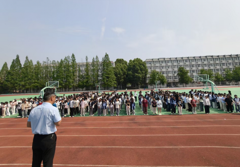 日出水了啊快点使劲动态图