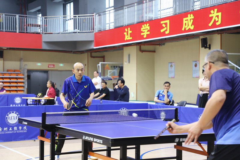 日出水了啊快点使劲动态图