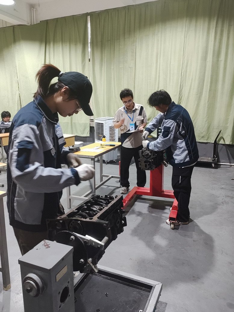 日出水了啊快点使劲动态图