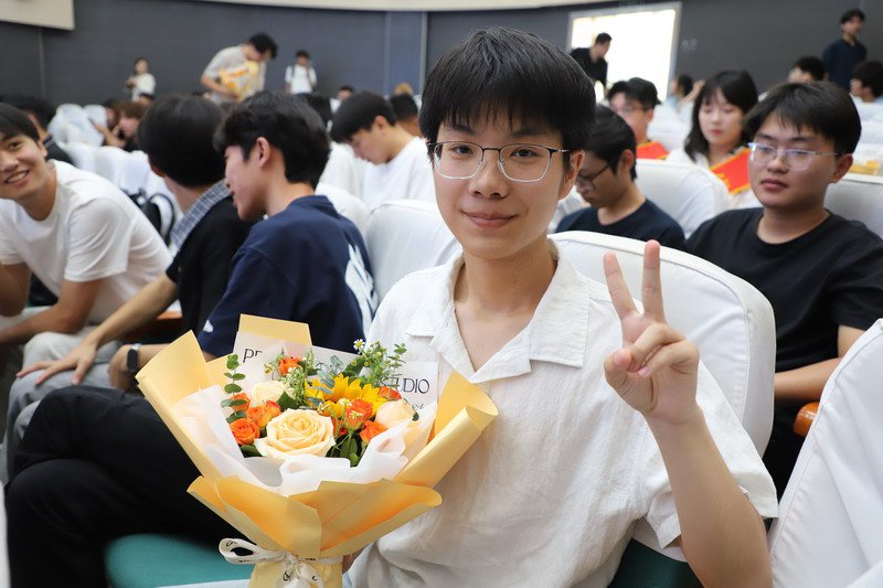 日出水了啊快点使劲动态图