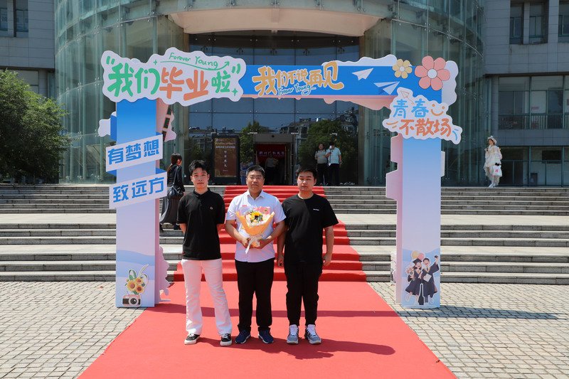 日出水了啊快点使劲动态图