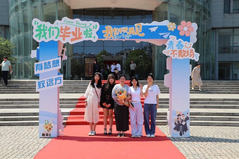 日出水了啊快点使劲动态图