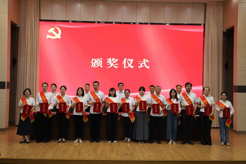 日出水了啊快点使劲动态图