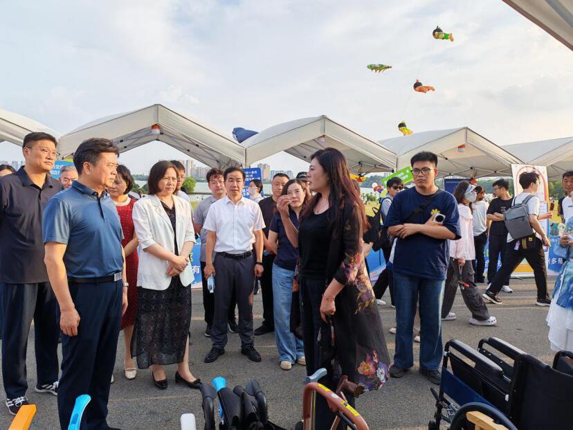 日出水了啊快点使劲动态图
